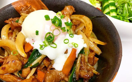そずり焼肉丼（みそ汁付）